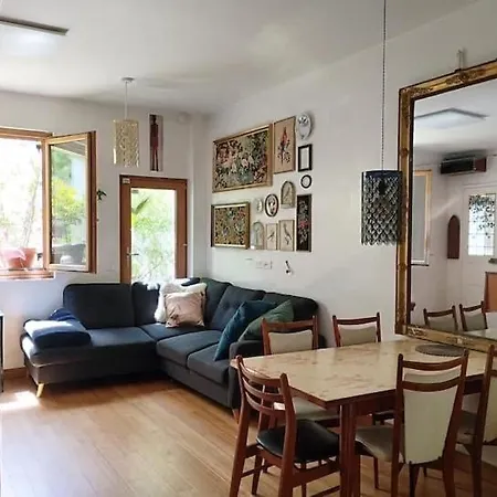 Apartment Spacious Flat & Garden | 18th *